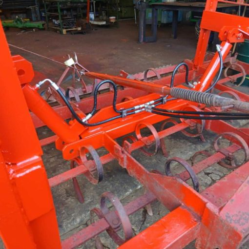 canadien modifié afin de rendre le mécanisme hydraulique
